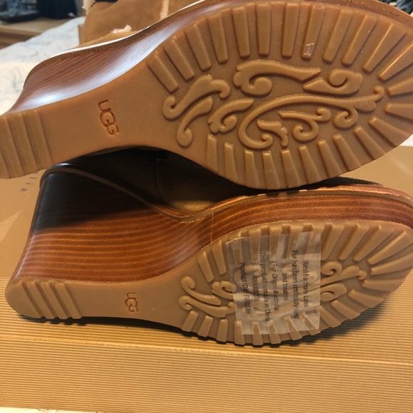 New Ugg Aubrie wedge boots - Picture 5 of 7